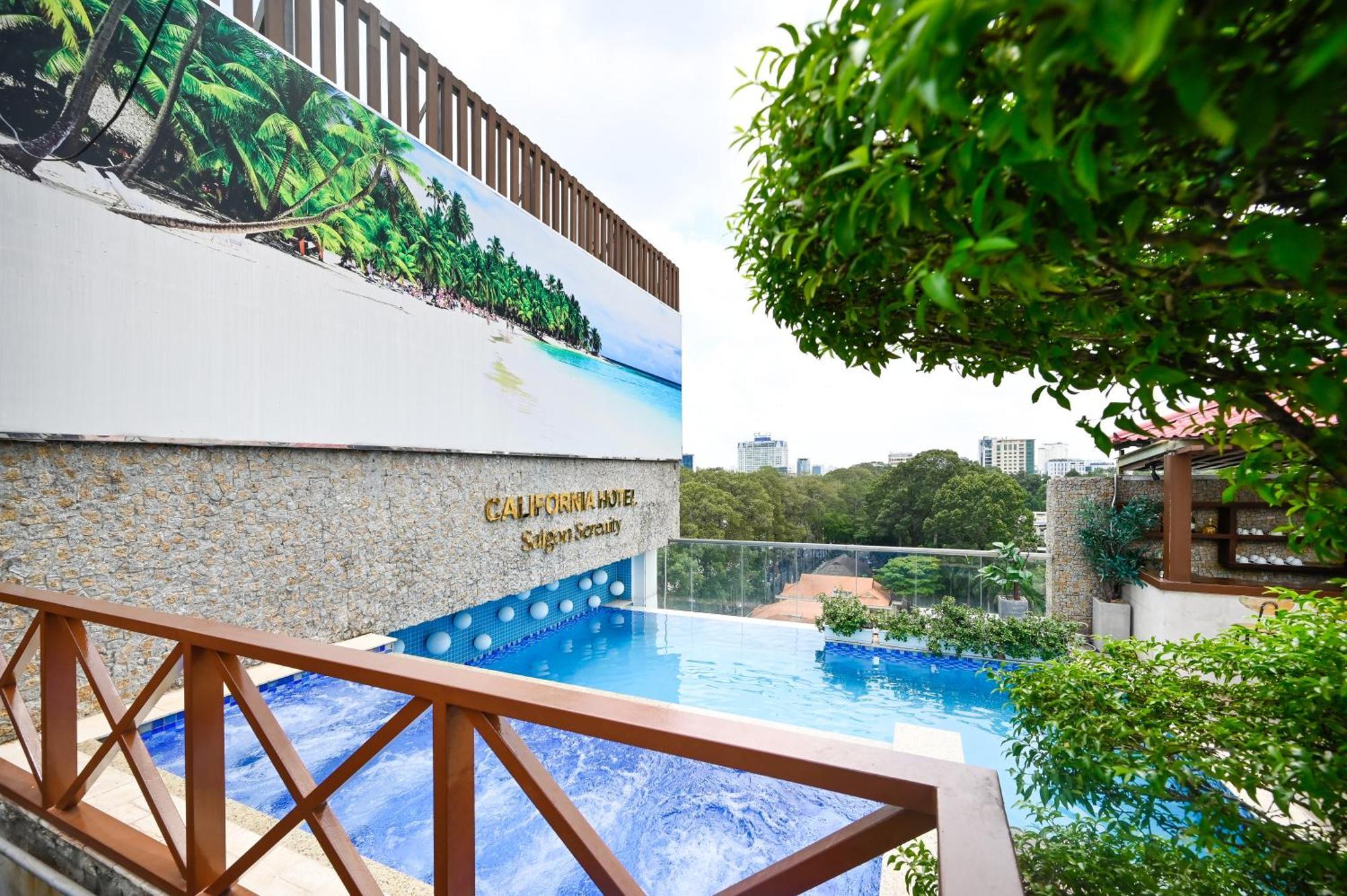 California Saigon Hotel & Rooftop Pool Ho Chi Minh-Byen Eksteriør billede