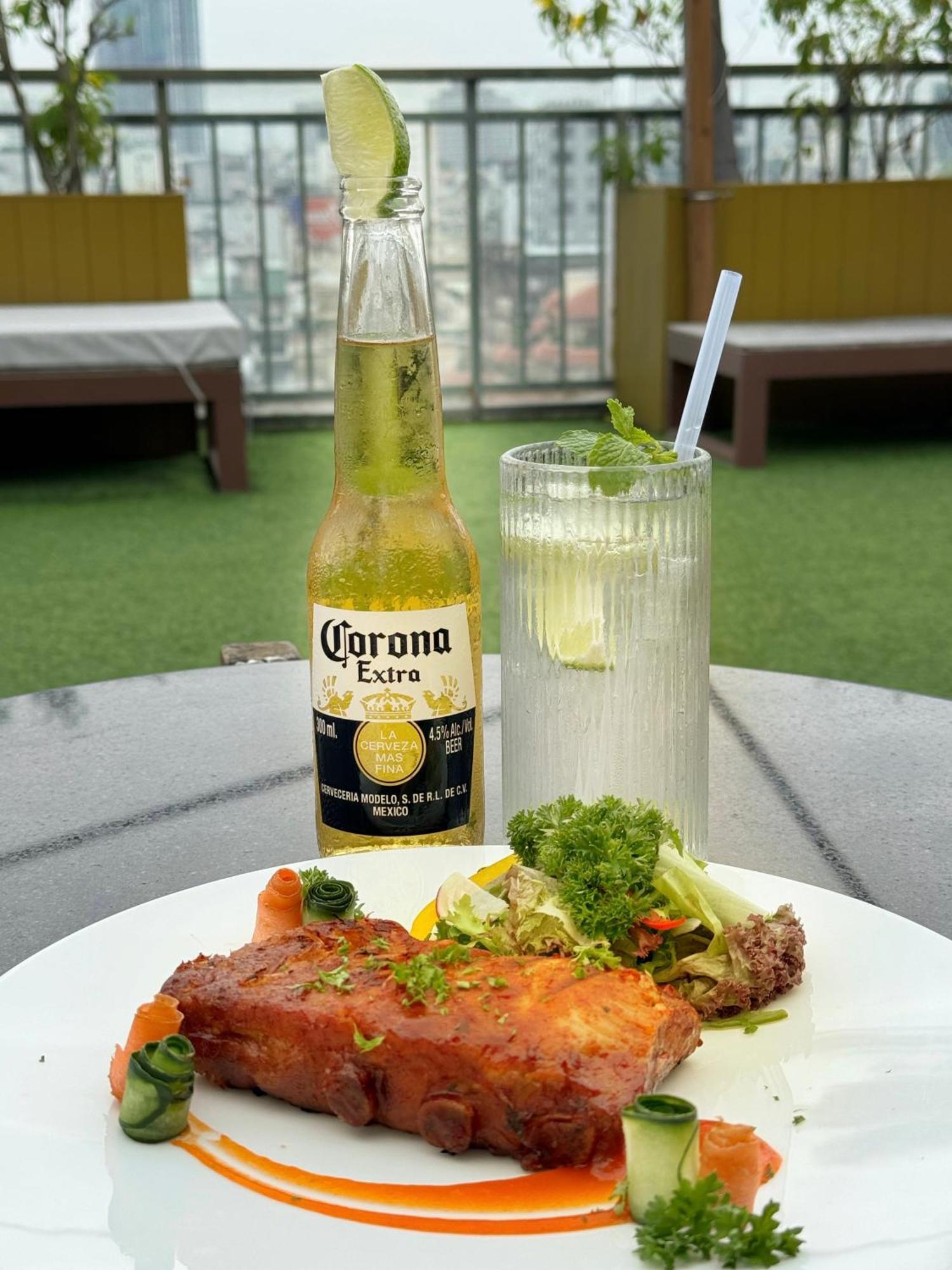 California Saigon Hotel & Rooftop Pool Ho Chi Minh-Byen Eksteriør billede
